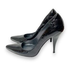 Stuart Weitzman Black Croc Embossed Patent Leather Pointed Toe Pumps Size 7.5 M